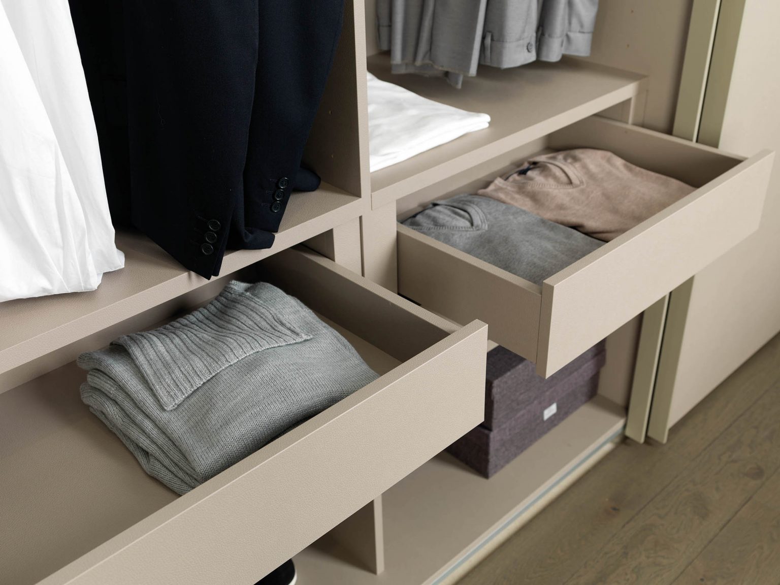 Luxusní šatna gamadecor porcelanosa grupo